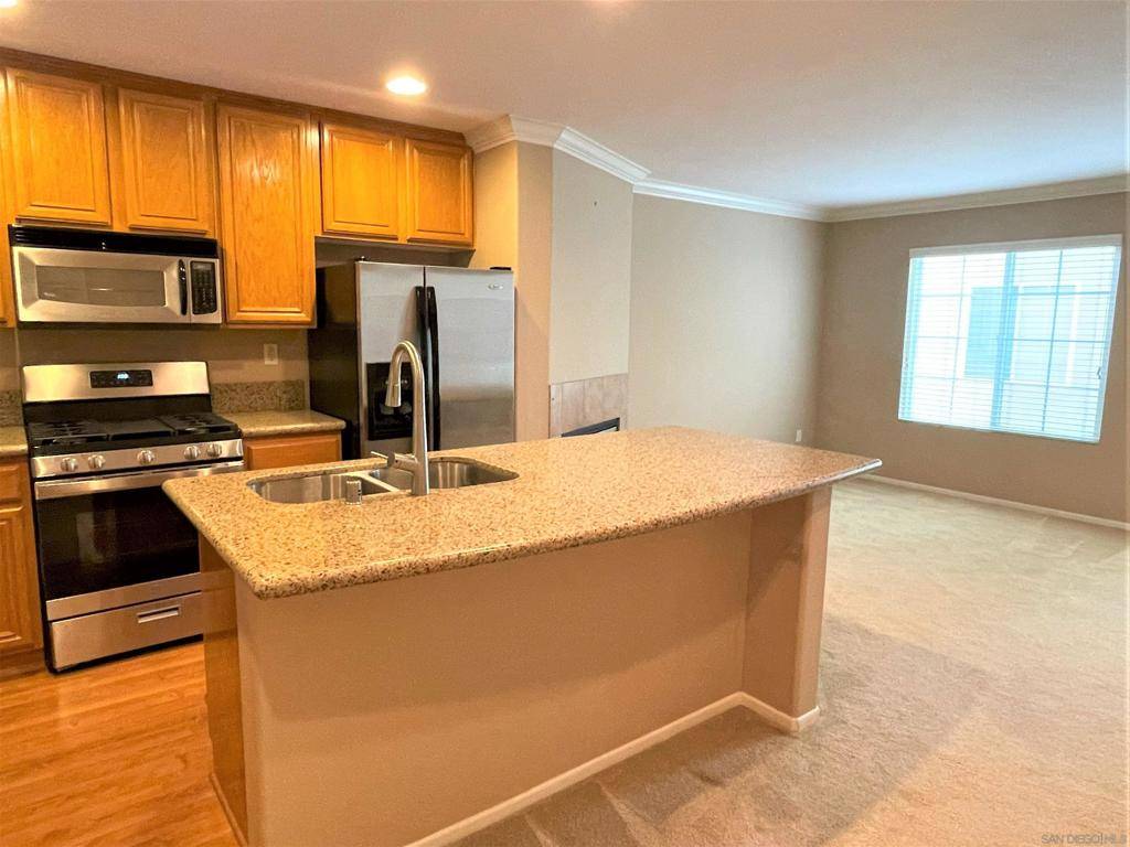 San Diego, CA 92130,3780 Mykonos Lane #56