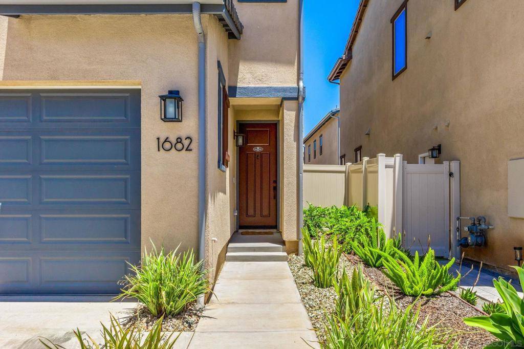 Escondido, CA 92026,1682 Carol Lee Lane