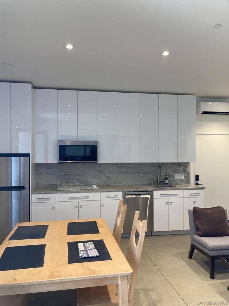 Solana Beach, CA 92075,339 S Granados #2