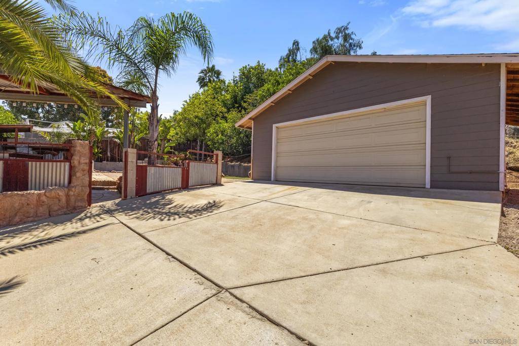 El Cajon, CA 92021,15415 Saint Lucy Ln