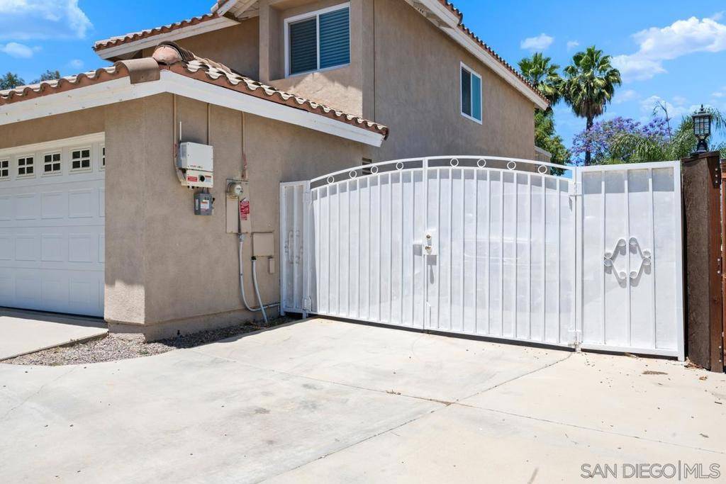 Lake Elsinore, CA 92530,32465 Skylark Drive