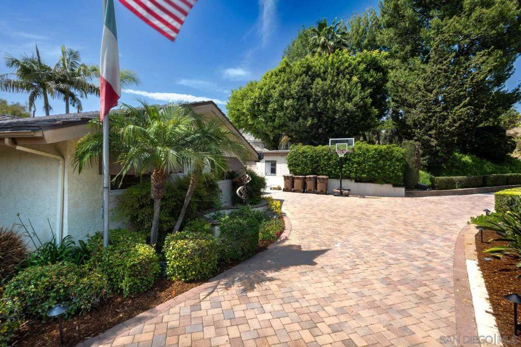 Yorba Linda, CA 92886,5553 Scenic View Dr