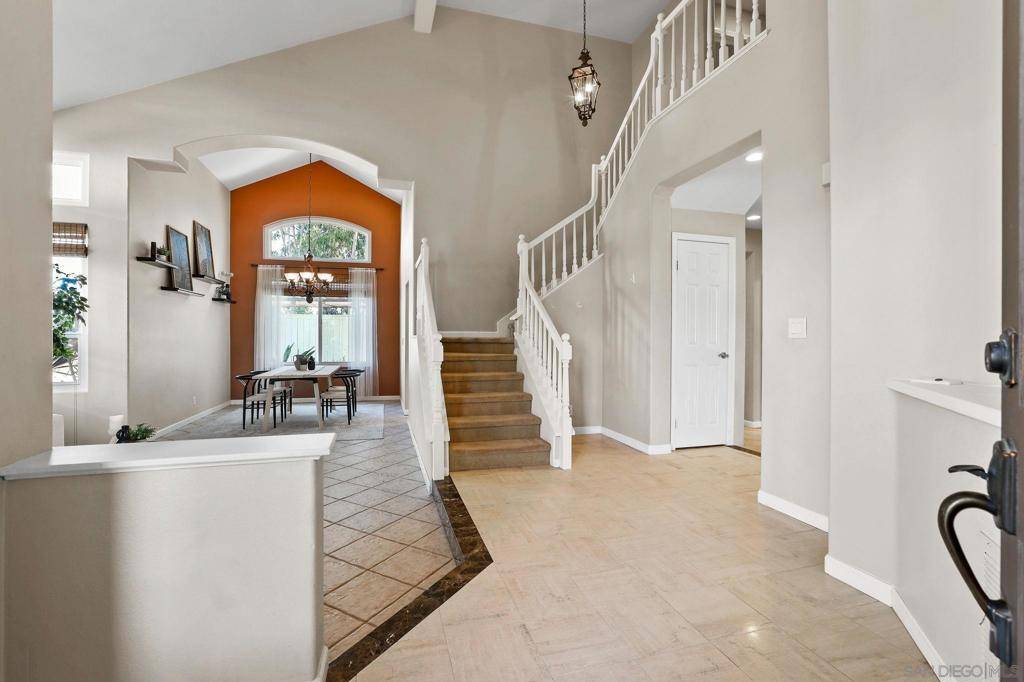 San Marcos, CA 92069,1187 Avenida Azul