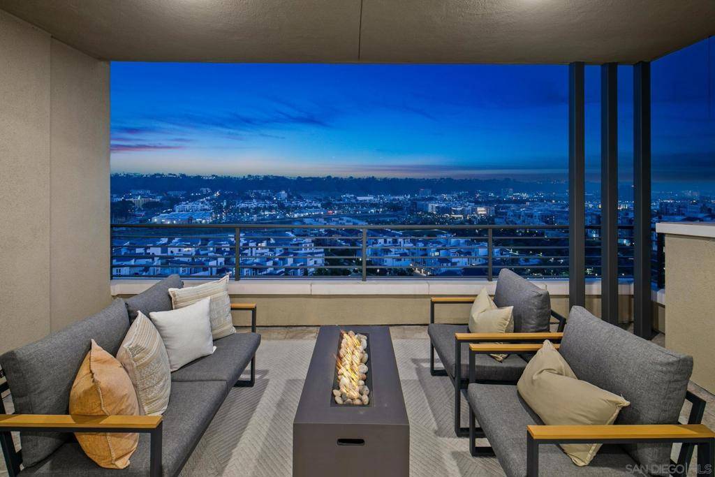 San Diego, CA 92108,2779 VIA ALTA PL