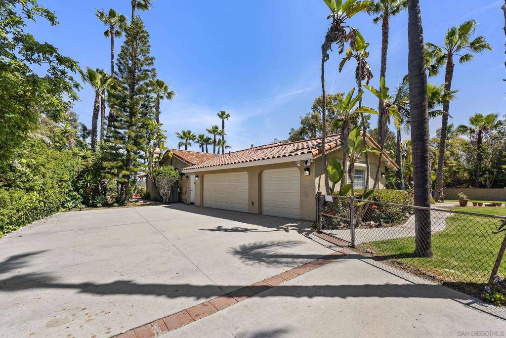 Rancho Santa Fe, CA 92067,6518 Monte Fuego