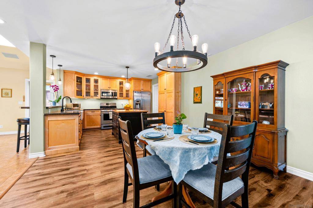 Escondido, CA 92025,832 Casa De Oro Pl