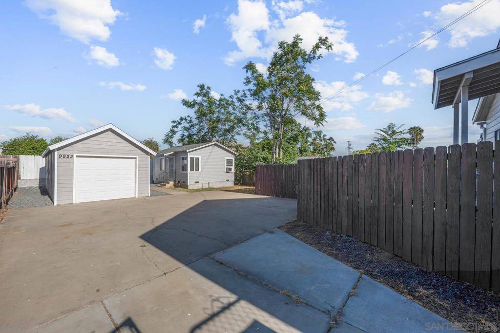 Lakeside, CA 92040,9920 22 River St