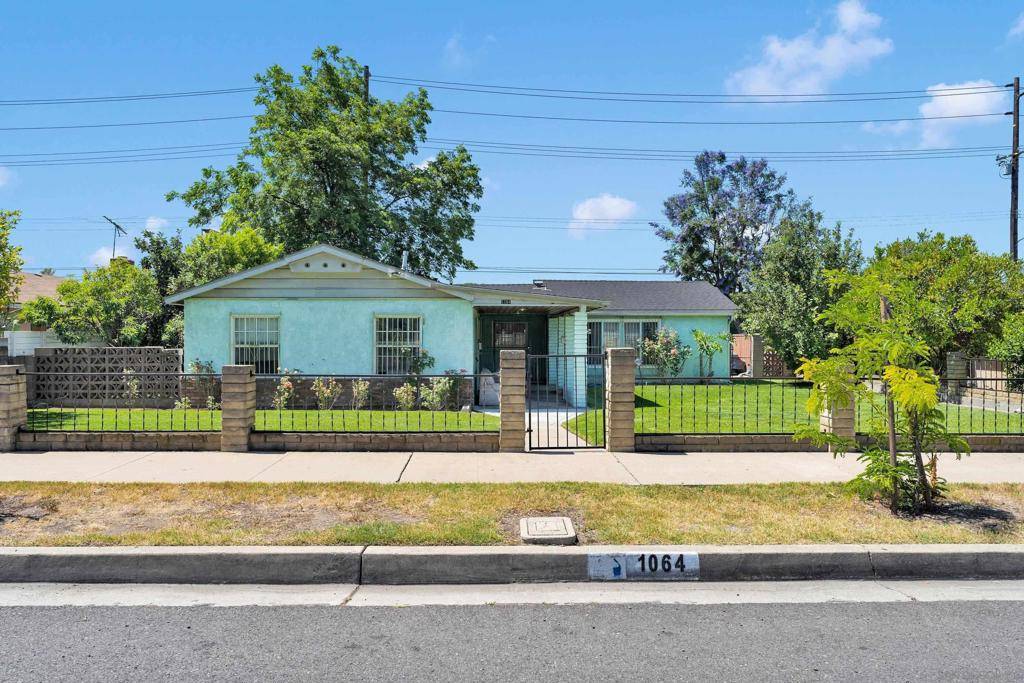 Pomona, CA 91767,1064 E La Verne Ave