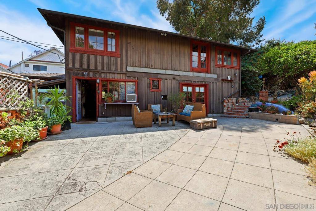 Coronado, CA 92118,1536 10th St