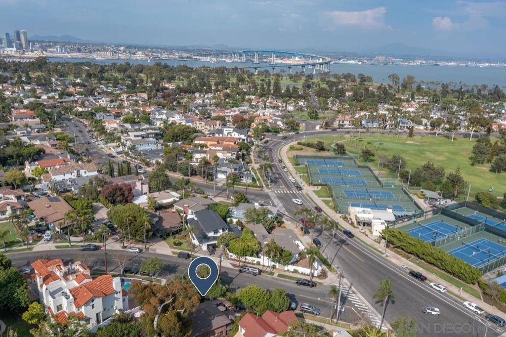 Coronado, CA 92118,1536 10th St