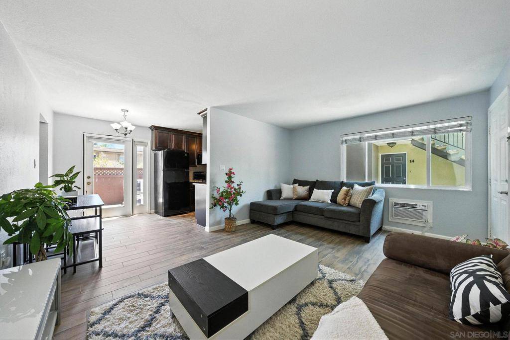 San Diego, CA 92117,6666 Beadnell Way #1