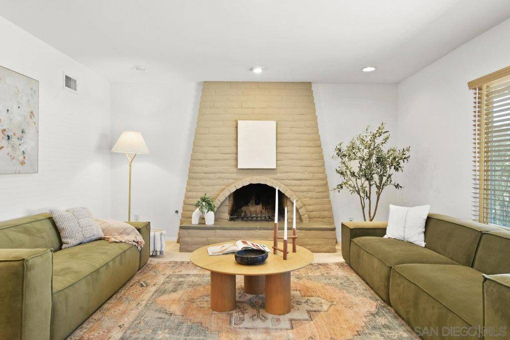 Santee, CA 92071,9633 Pebble Beach Dr