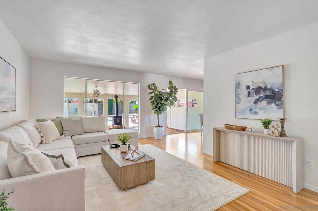 El Cajon, CA 92021,616 Oakwood Way