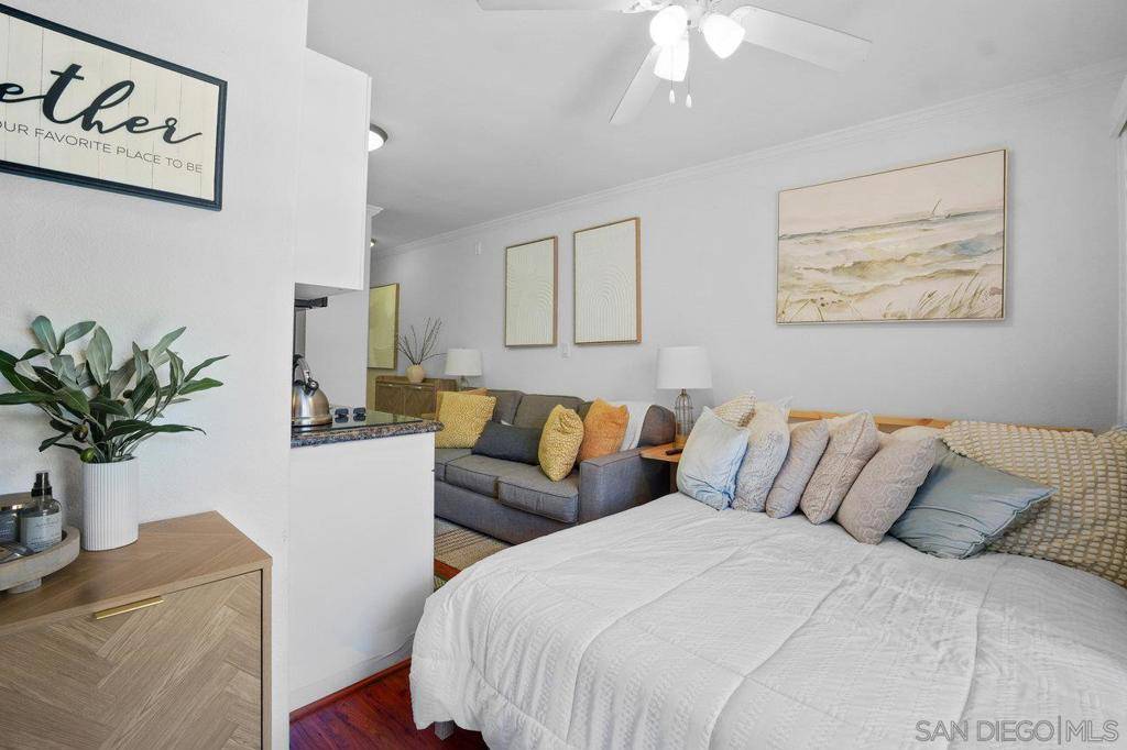 San Diego, CA 92106,1021 Scott Street #122