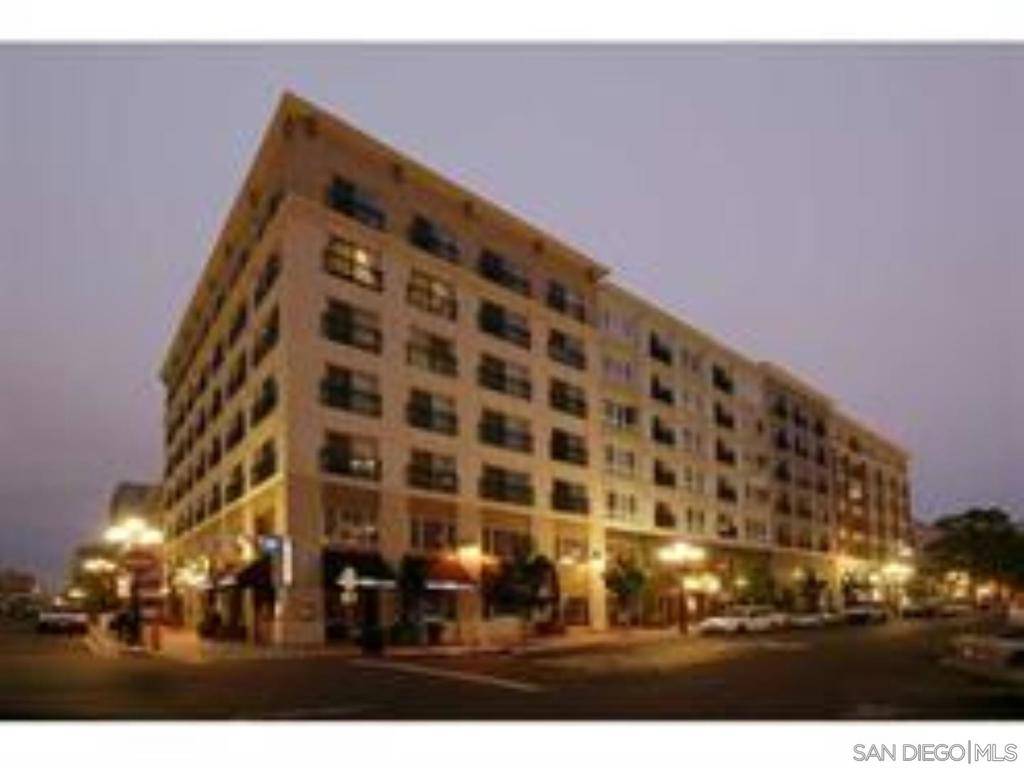 San Diego, CA 92101,445 Island Ave #312
