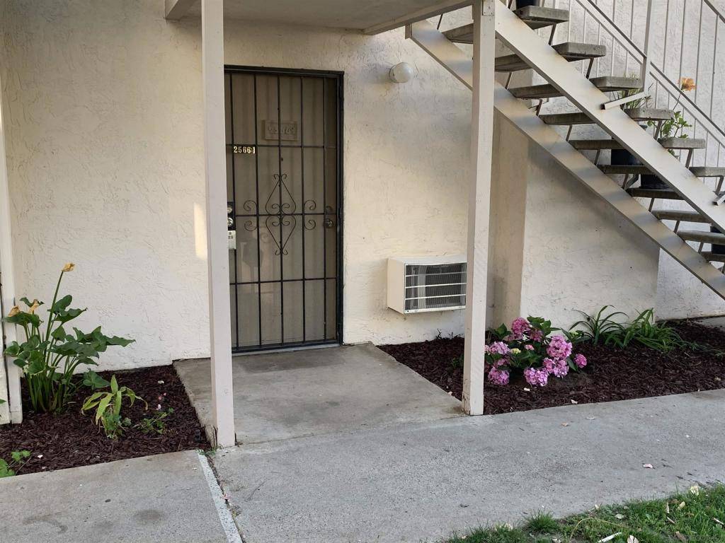 Escondido, CA 92027,2566 WHITE OAK PLACE #1