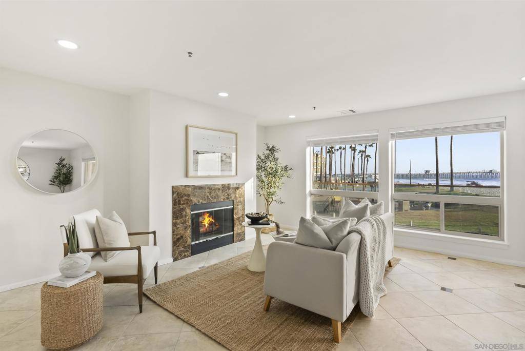 Imperial Beach, CA 91932,714 Seacoast Dr #102