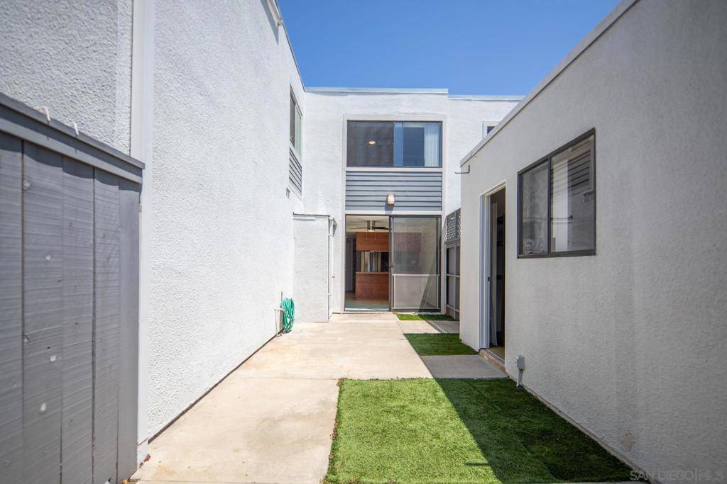 Coronado, CA 92118,426 Palm Avenue