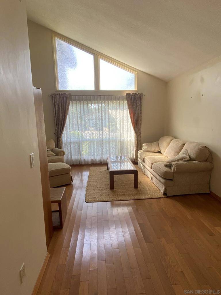 Encinitas, CA 92024,1543 Calle Violetas