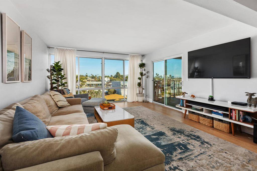 San Diego, CA 92109,4944 Cass St. #407