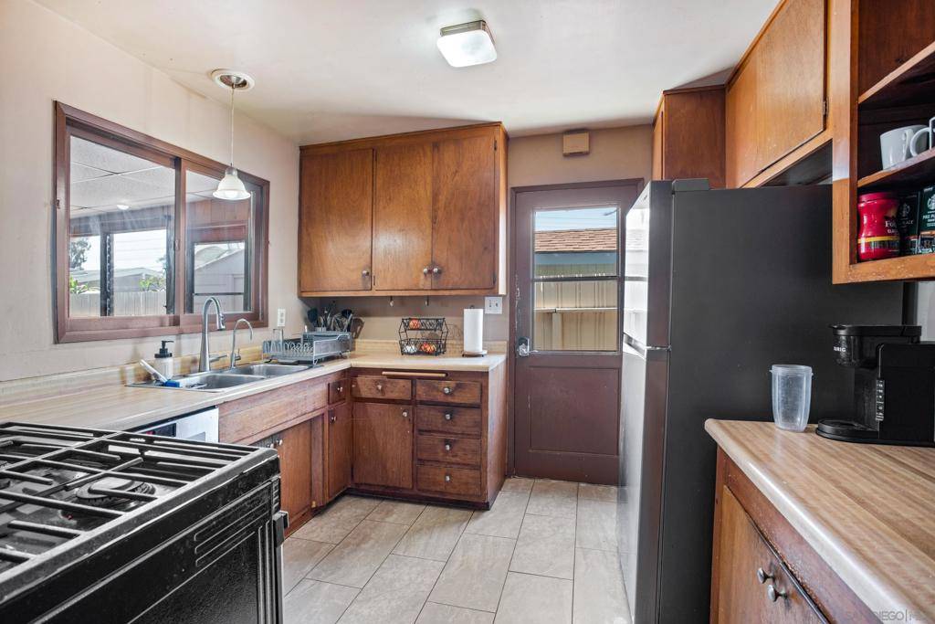 568 June Way El Cajon, CA 92021