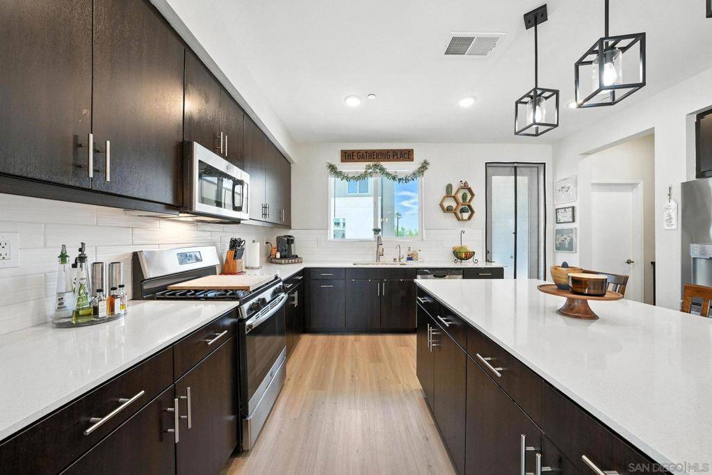 San Diego, CA 92154,5405 Calle Sand Arch #197