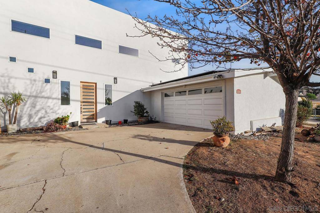 Poway, CA 92064,12953 Carriage Rd
