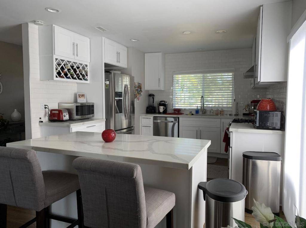 San Diego, CA 92120,6690 Amberly Street