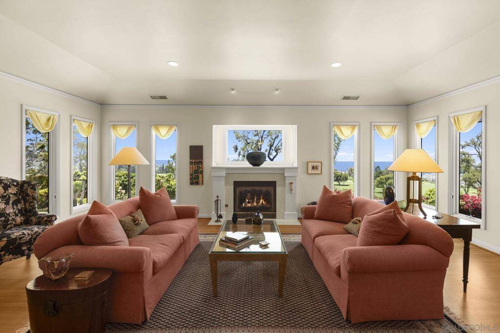 La Jolla, CA 92037,7207 Fairway Rd