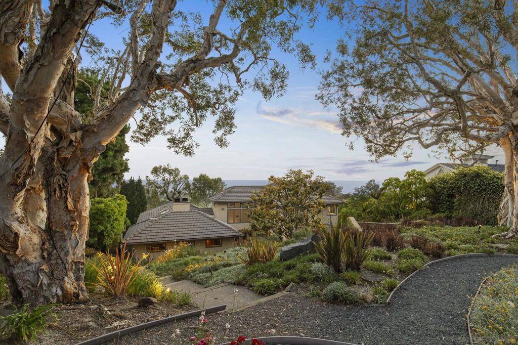 La Jolla, CA 92037,7207 Fairway Rd