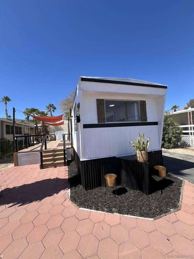 Borrego Springs, CA 92004,351 Palm Canyon Drive #64