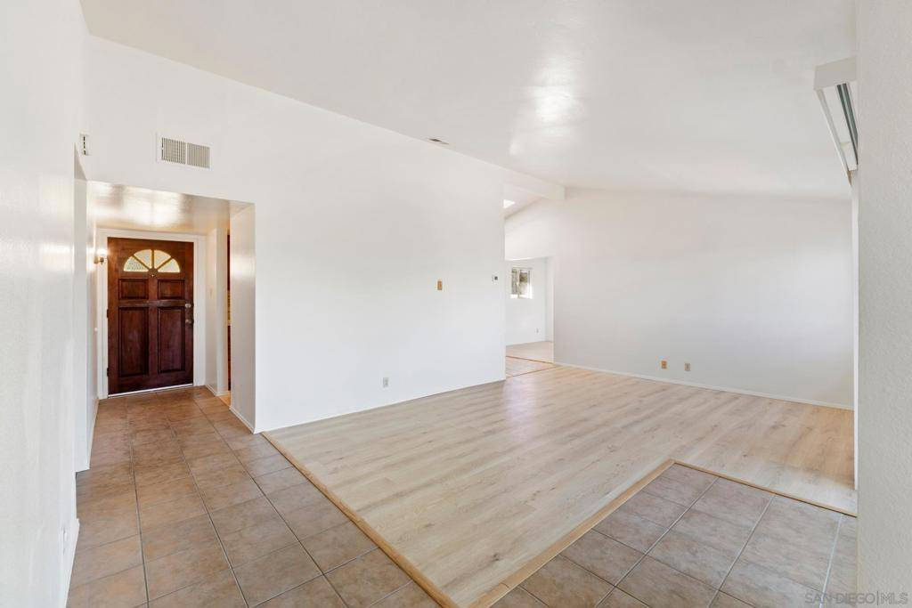Vista, CA 92083,965 Highland Drive