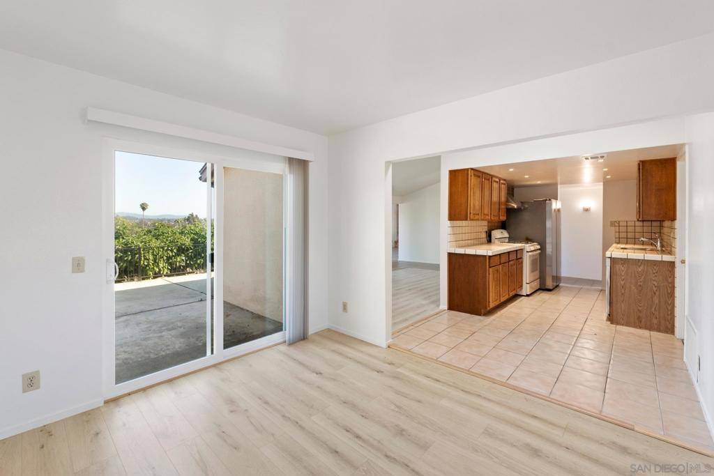 Vista, CA 92083,965 Highland Drive