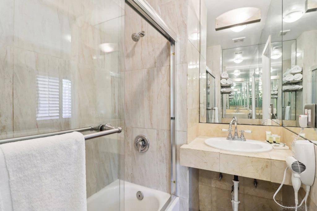 Coronado, CA 92118,370 Orange Avenue