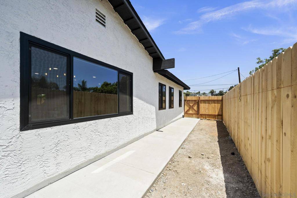 San Diego, CA 91945,8287 Panchoy St