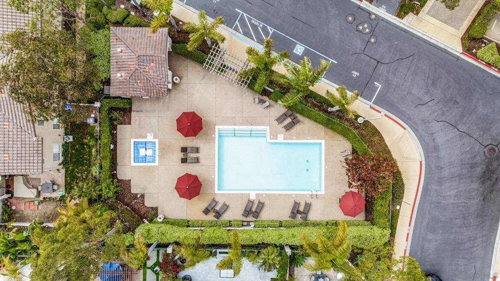 Carlsbad, CA 92011,6423 Alexandri Cir