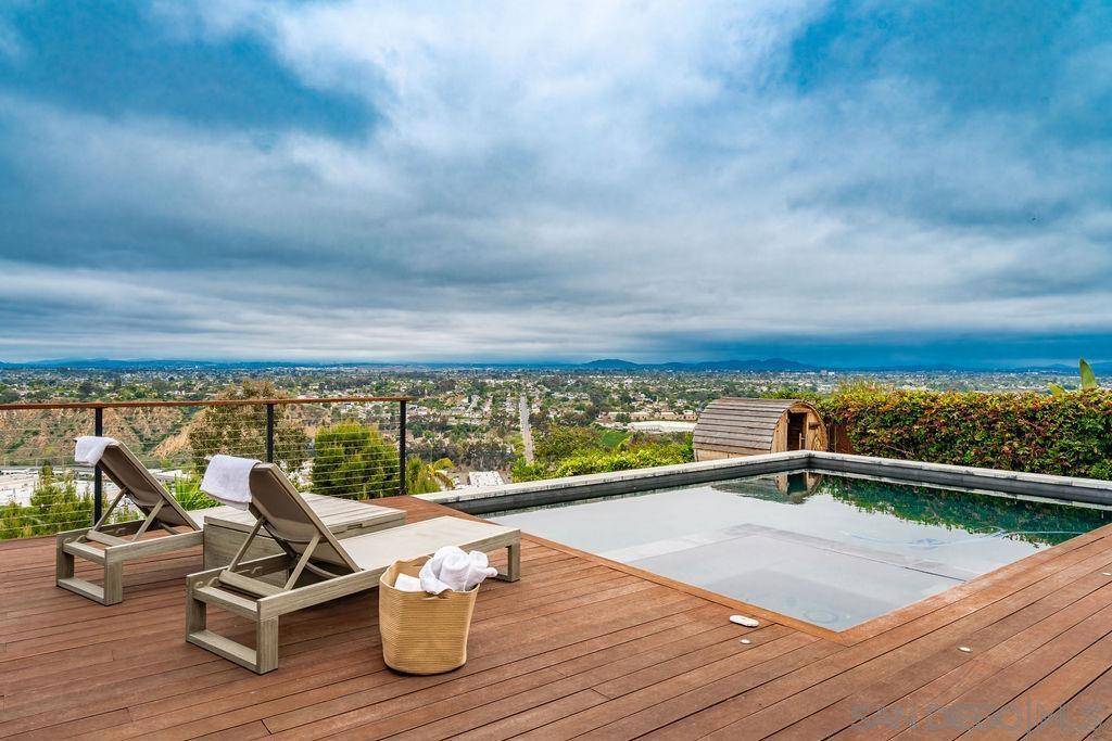 La Jolla, CA 92037,5745 Soledad Mountain Road