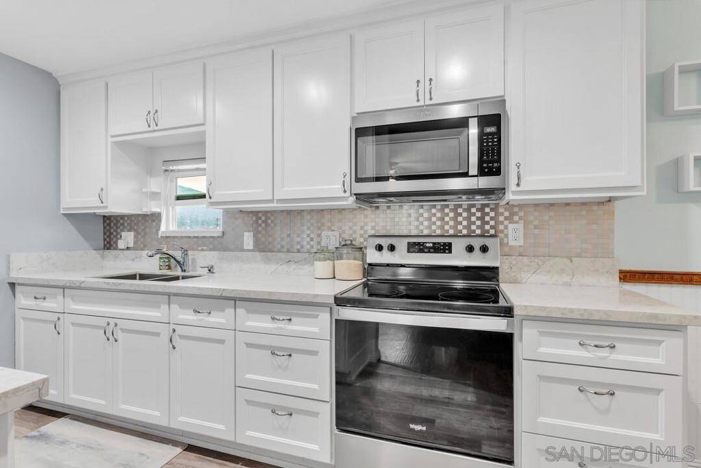 El Cajon, CA 92021,745 E Bradley Ave #10