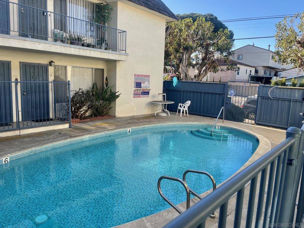 San Diego, CA 92107,2707 Camulos Street