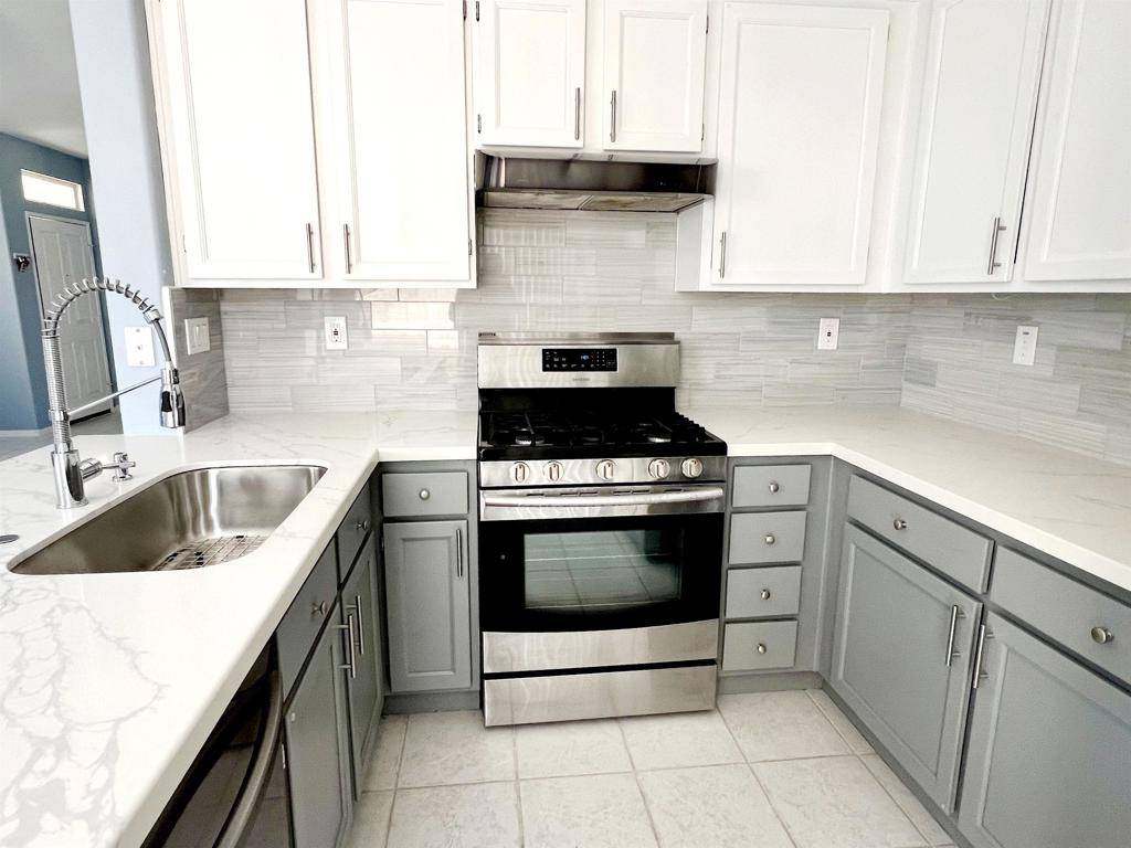 San Diego, CA 92126,11559 N Compass Point Drive #3