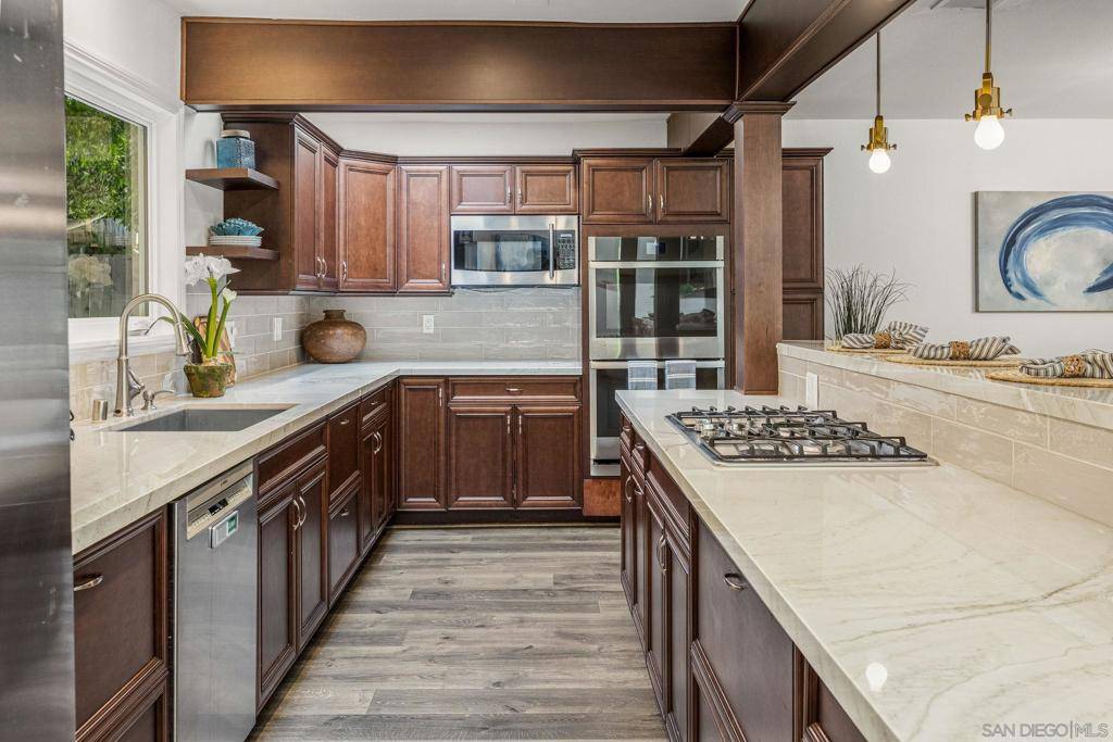 Carlsbad, CA 92008,2820 Cedarwood Way