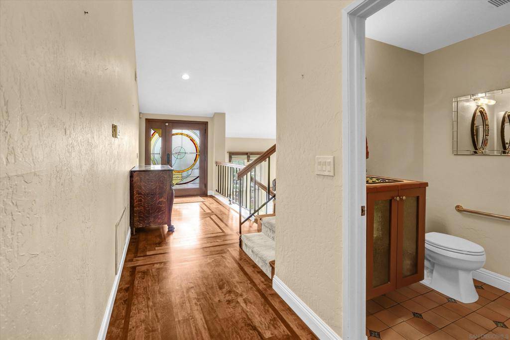 El Cajon, CA 92019,1239 Avocado Summit Dr
