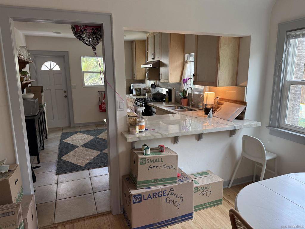 San Diego, CA 92107,4950 Cape May