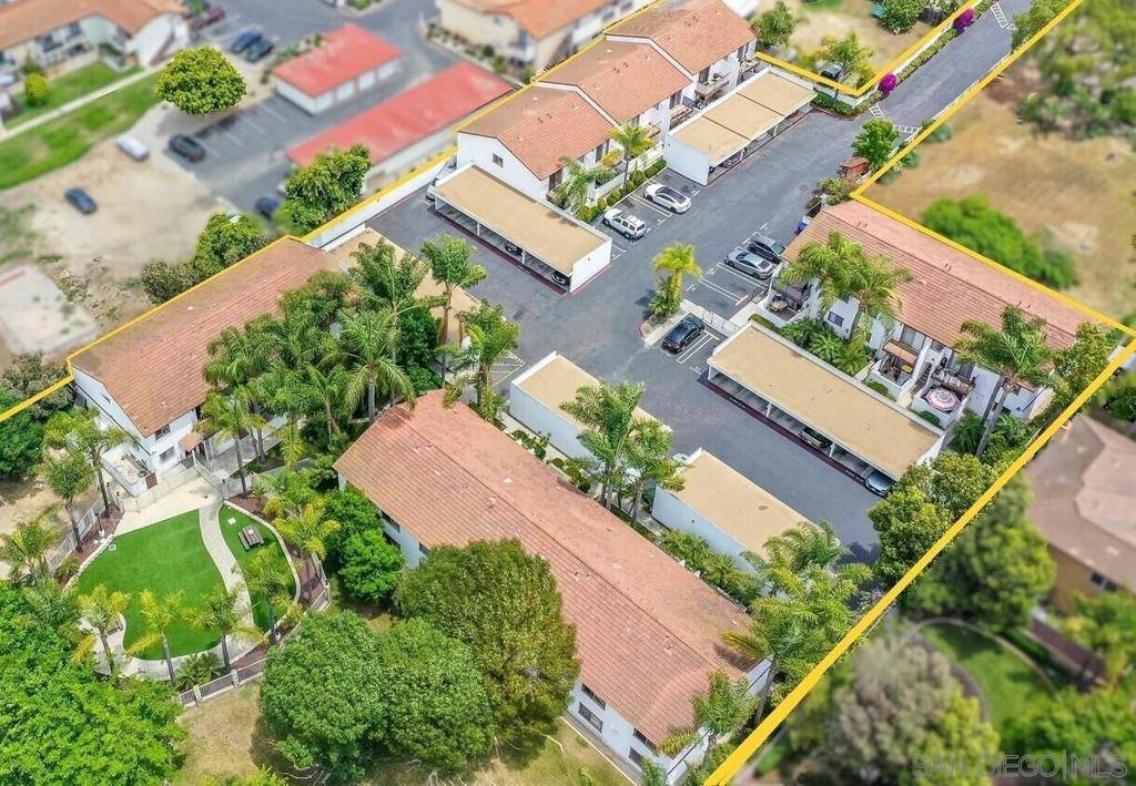 Vista, CA 92083,380 Plymouth Dr