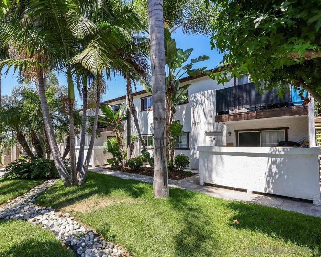 Vista, CA 92083,380 Plymouth Dr