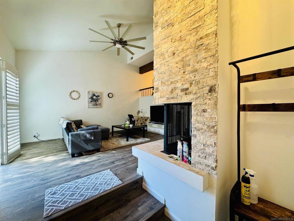 La Jolla, CA 92037,3230 Caminito Eastbluff #72