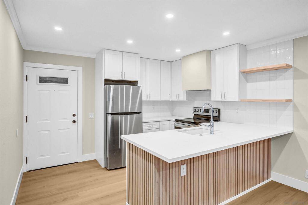 San Diego, CA 92107,4368 Temecula St #101