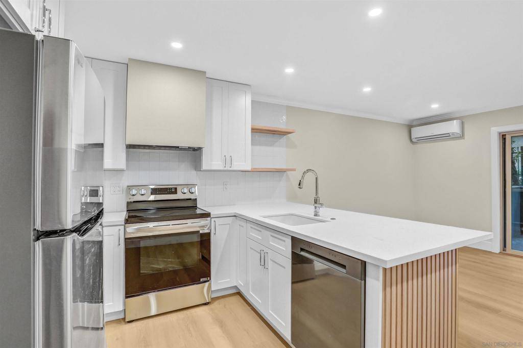 San Diego, CA 92107,4368 Temecula St #101