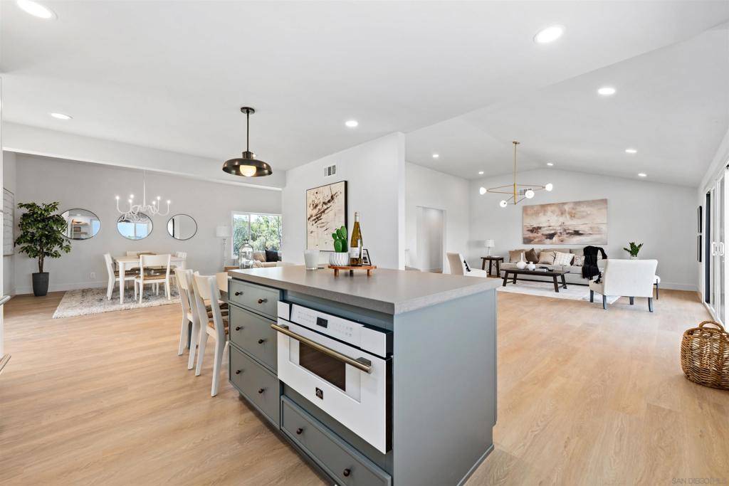 Temecula, CA 92592,37285 Avenida Bravura