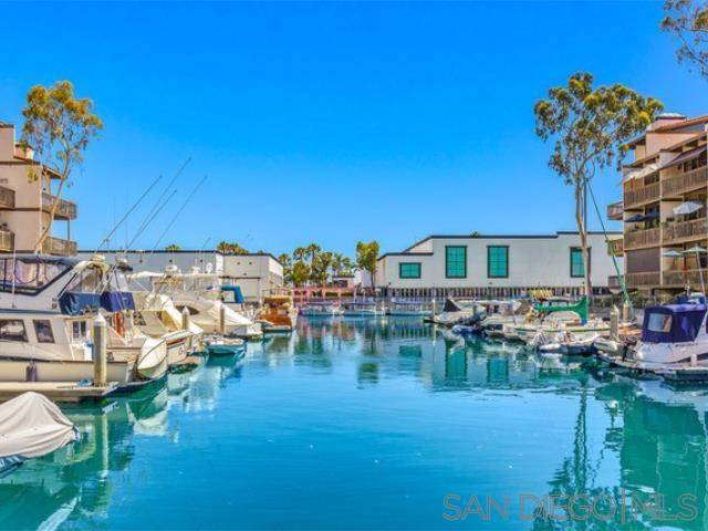 Long Beach, CA 90803,6229 MARINA PACIFICA DR N